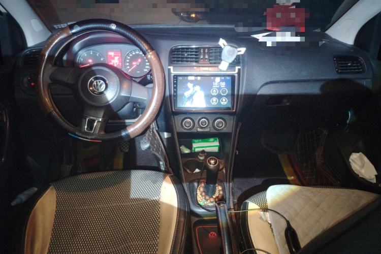 Used Volkswagen Polo 2013 1.4L Manual Fashion Edition Center Console
