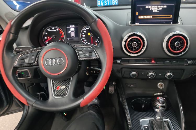 Used Audi A3 2019 Sportback 35 TFSI Fashion Edition China VI Emission Standard Center Console