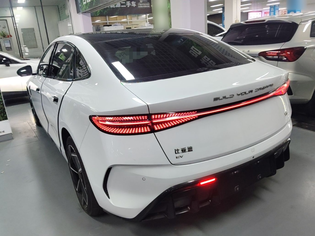 BYD Seal 2022 700 km Long-Range Rear-Wheel-Drive Version — снимка 4