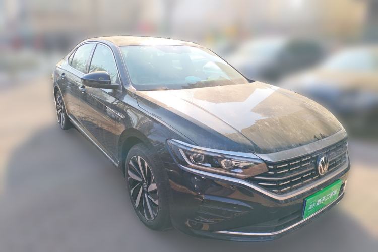 Used Volkswagen Passat 2023 Revised 380TSI Luxury Edition Front Right 45 Deg