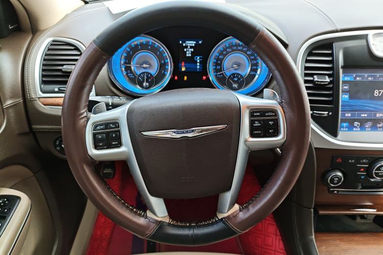 Used Chrysler 300C 2013 3.6L Premium Edition
