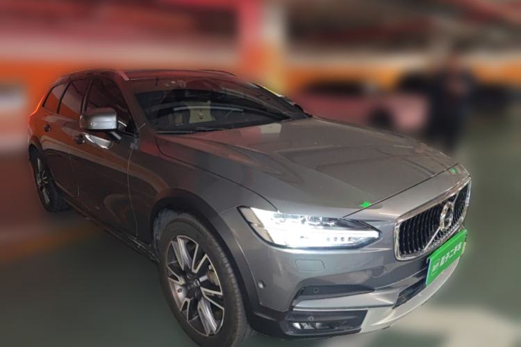 Used Volvo V90 2017 Cross Country T5 AWD Prestige Edition