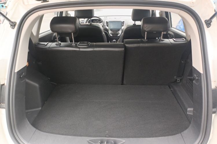 Used CHANGAN CS35 2015 1.6L Manual Comfort Model China IV Standard Trunk
