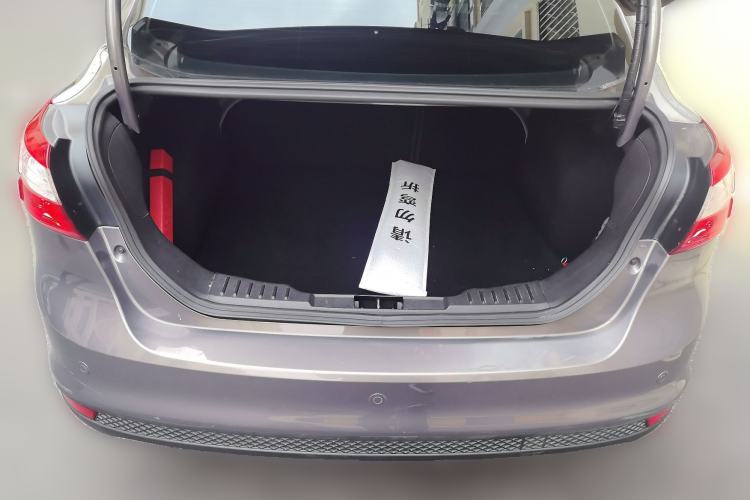 Used Ford Focus 2012 Sedan 1.6L Automatic Fashion Edition