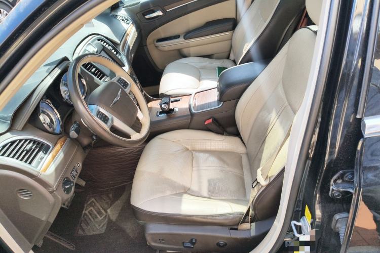 Used Chrysler 300C 2012 3.6L Luxury Edition
