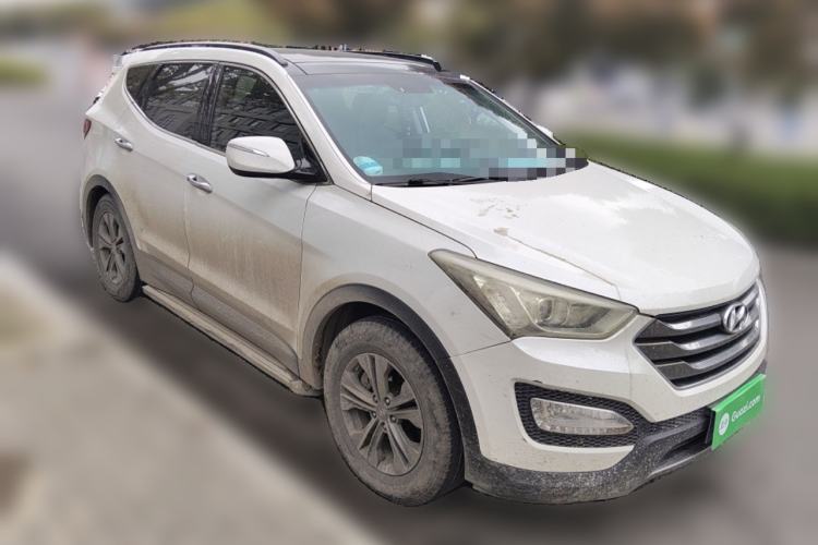 Used Hyundai Santa Fe 2013 2.4L Automatic Two-Wheel Drive Smart Version Front Right 45 Deg