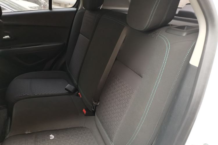 Used Chevrolet Trax 2016 1.4T Automatic Two-Wheel Drive Comfort Version with Sunroof Left Rear Seat