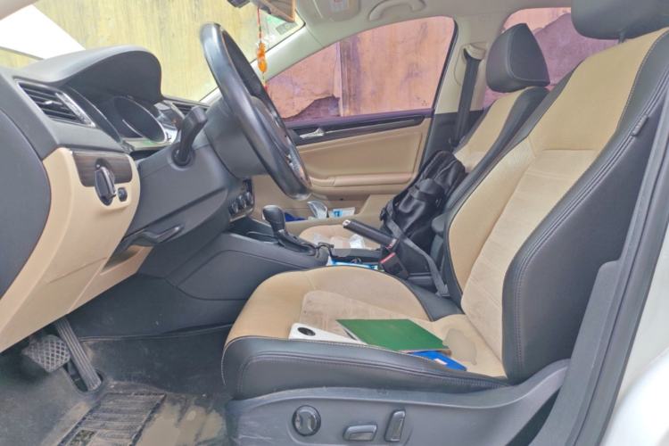 Used Volkswagen Sagitar 2015 230TSI Automatic Luxury Model