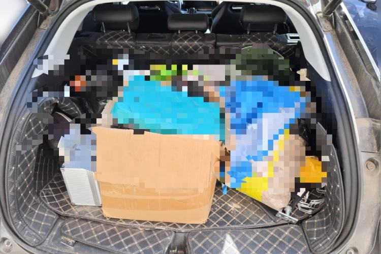 Used CHANGAN OSHAN Z6 2022 Blue Whale 1.5T DCT Smart Edition Trunk