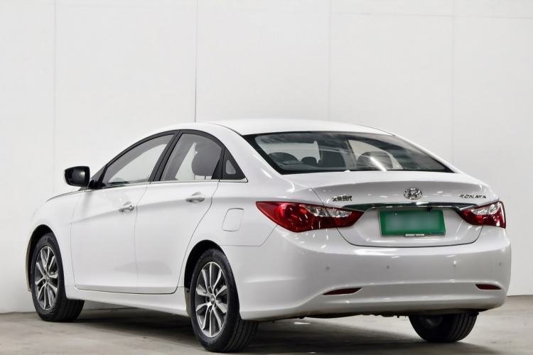 Used Hyundai Sonata 2015 Classic 2.0L Automatic Leading Edition Exterior 8