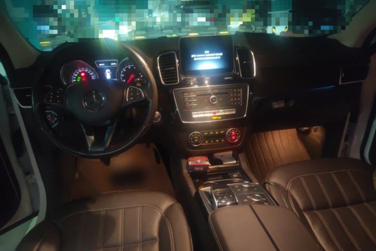 Used Mercedes-Benz GLS 2018 Refreshed GLS 400 4MATIC Dynamic Edition Center Console