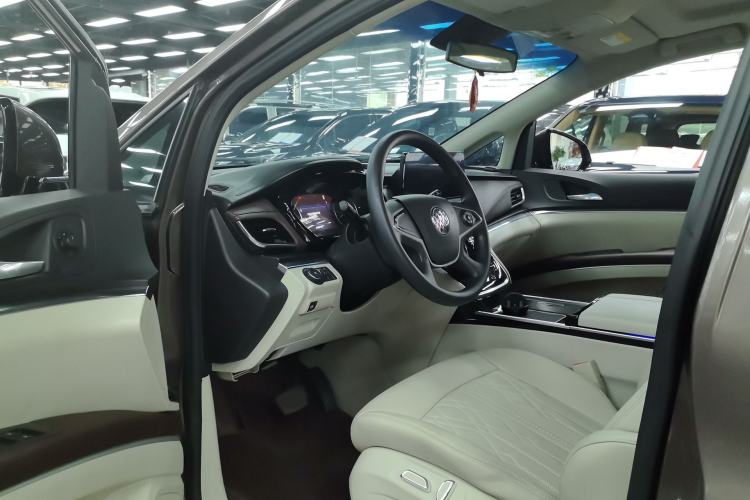 Used Buick GL8 2020 Land Cruiser Executive Class 652T Comfort Model
