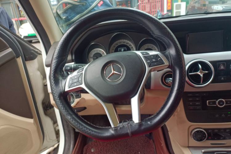 Used Mercedes-Benz GLK-Class 2015 GLK 260 4MATIC Dynamic Edition Ultimate Version
