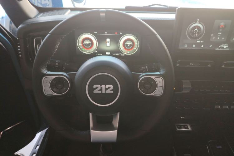 Used 212 T01 2025 2.0T Changfeng
