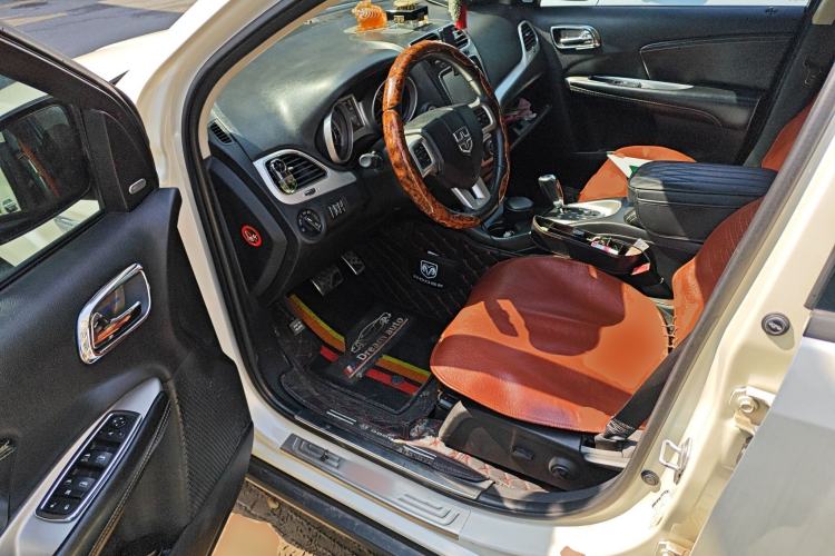 Used Dodge Journey 2013 2.4L Two-Wheel Drive Luxury Version