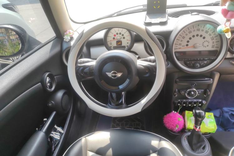 Used MINI 2011 1.6L ONE
