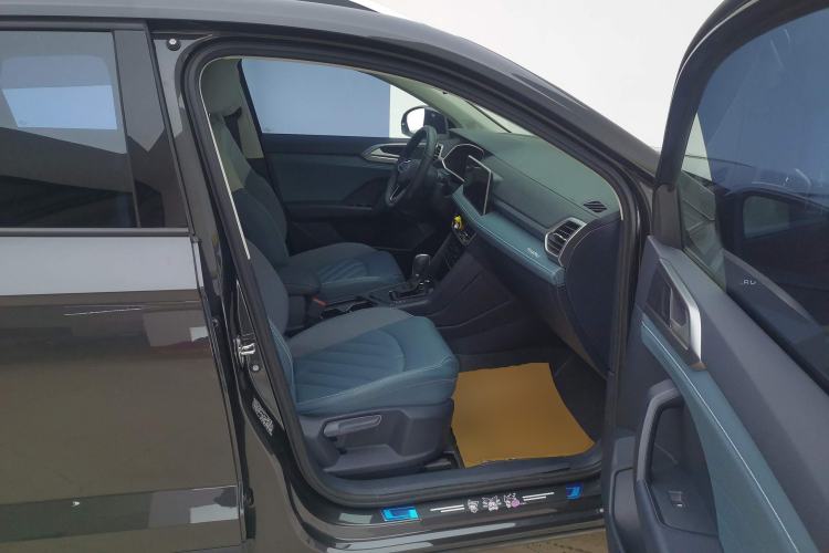 Used Volkswagen Tharu 2023 300TSI Two-Wheel-Drive Moonlight Edition