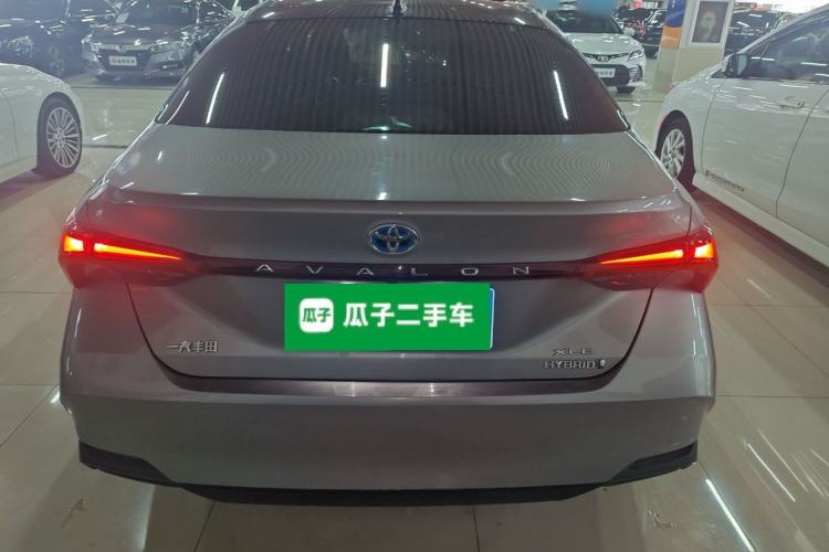 Used Toyota Avalon 2019 Dual-Engine 2.5L XLE Prestige Version China VI Standard Rear