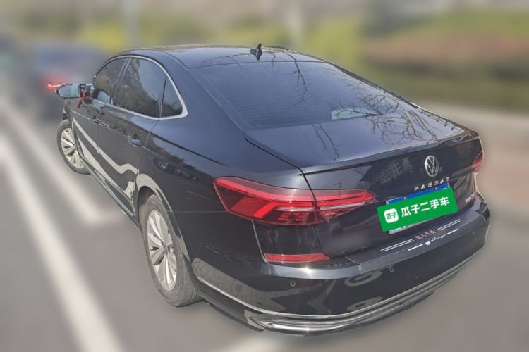 Used Volkswagen Passat 2020 Facelift 330TSI Elite Edition China VI Standard
