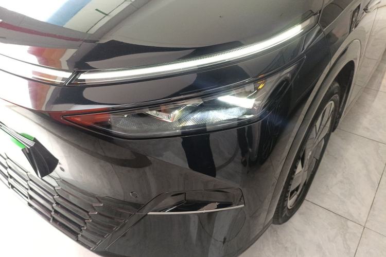 Used XPeng X9 2024 702 Ultra-Long Range Max
