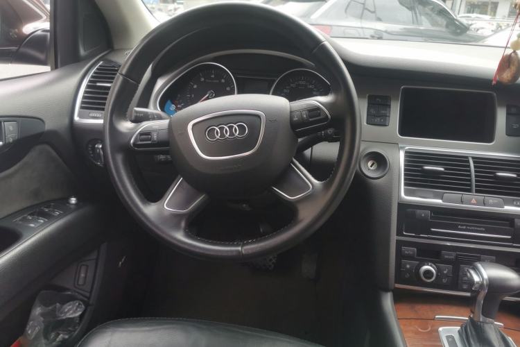 Used Audi Q7 2014 35 TFSI Sport Edition Steering Wheel