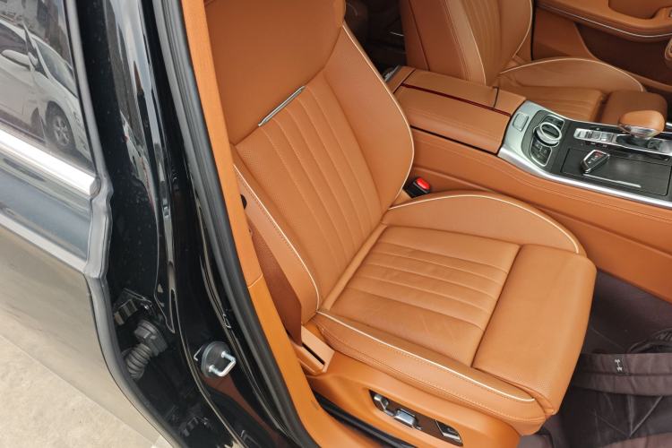 Used Hongqi H9 2022 2.0T Smart Connect Flagship Edition Right Front Seat