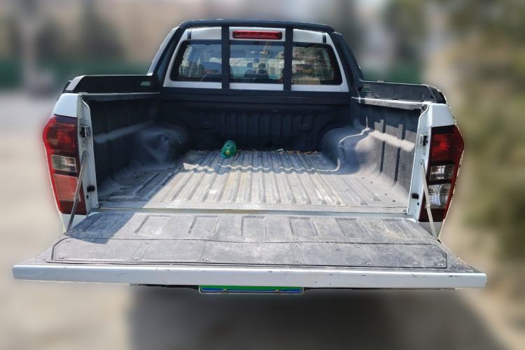 Used Isuzu D-MAX 2022 2.5T Four-Wheel Drive Automatic Diesel Ultra-Luxury Edition JE4D25Q6A
