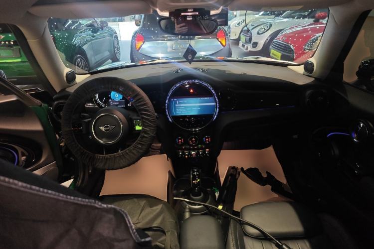 Used MINI 2022 Updated 2.0T COOPER S Artist Center Console