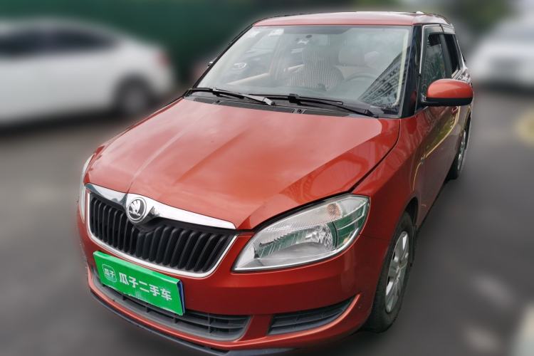 Used Skoda Fabia 2014 1.4L Automatic Crystal Edition