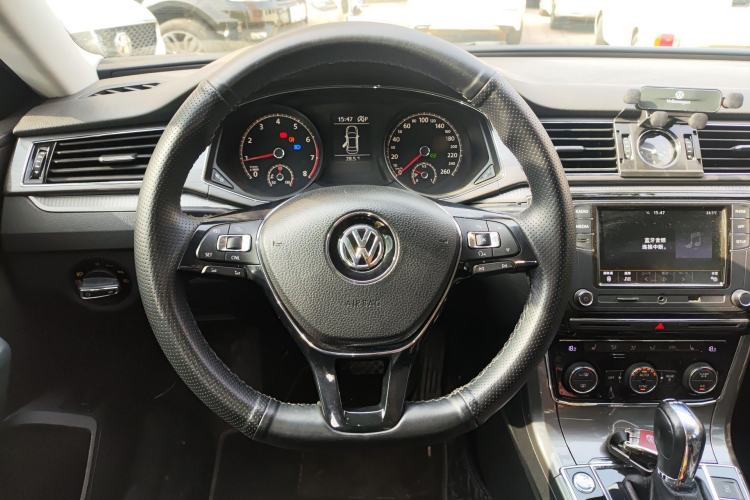 Used Volkswagen Passat 2017 280TSI DSG Luxury Edition
