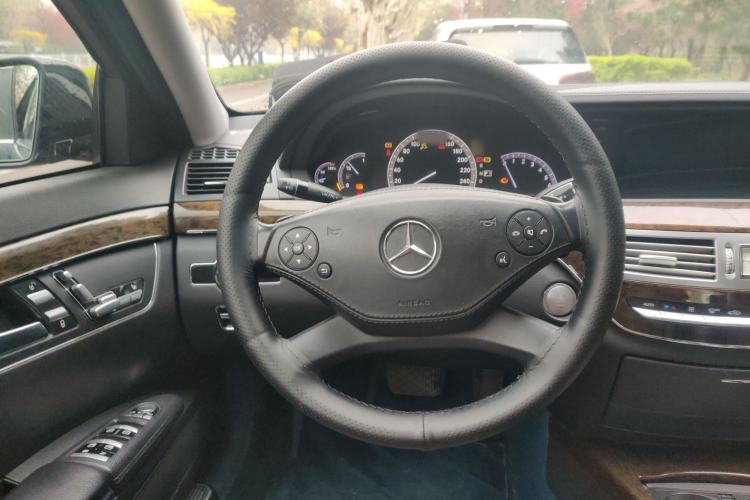 Used Mercedes-Benz S-Class 2010 S 300 L Business Model Steering Wheel