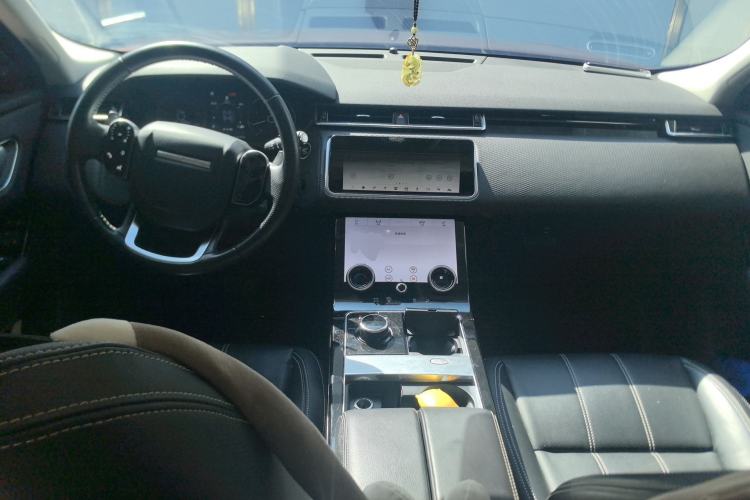 Used Land Rover Range Velar 2017 P250 S Center Console