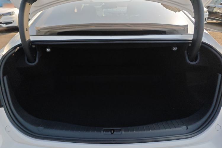 Used Hongqi H5 2020 1.8T Automatic Smart Connect Flagship Edition Trunk