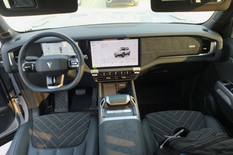 Used Deepal G318 2024 Four-Wheel-Drive Air Suspension Model