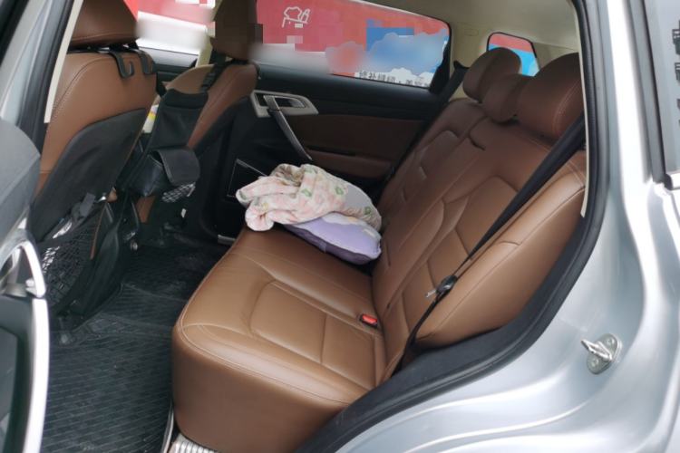 Used Geely Auto Emgrand X7 Sport 2016 1.8TD Automatic All-Wheel-Drive ZhiZun Edition Left Rear Seat