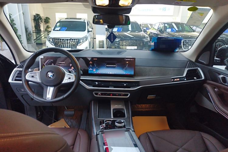 Used BMW X5 2023 xDrive 30Li Luxury M Sport Night Edition Package