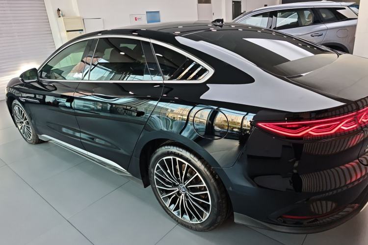 Used BYD Han 2025 DM-i Intelligent Driving Edition 125KM LiDAR Flagship Model
