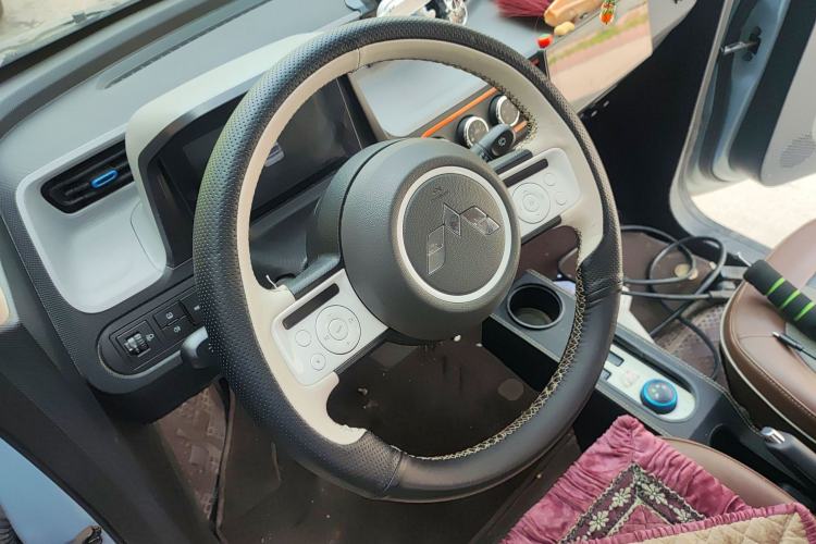 Used Wuling Hongguang MINIEV 2020 Zizai Version Lithium-NMC Steering Wheel