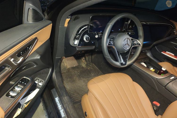 Used Mercedes-Benz E-Class New Energy 2024 E 350 e L Plug-in Hybrid Sedan
