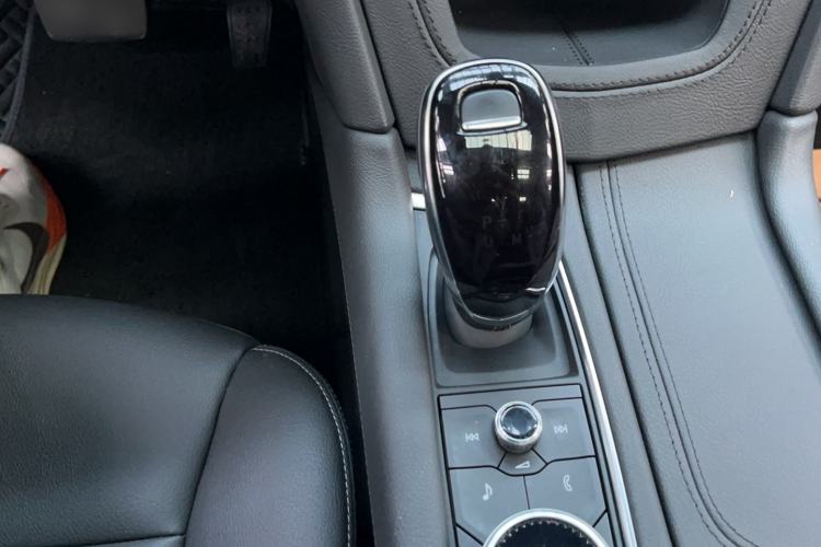 Used Cadillac XT5 2024 2.0T Two-Wheel Drive Fashion Edition Gear Lever