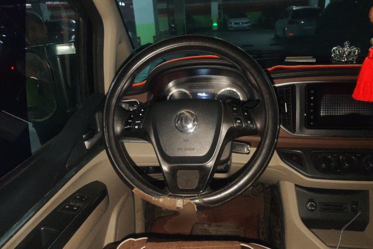 Used FORTHING Lingzhi 2019 M5L 1.6L 7-Seater Luxury Model China VI Standard Steering Wheel