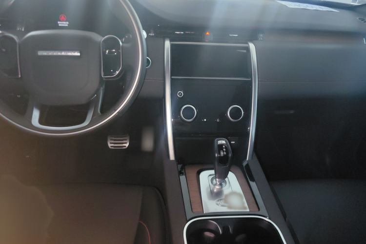 Used Land Rover Discovery Sport 2021 249 PS R-Dynamic S Performance Edition Interior 4
