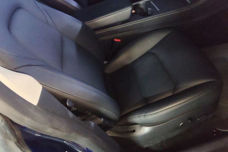 Used Tesla Model Y 2021 Long-Range All-Wheel-Drive Version
