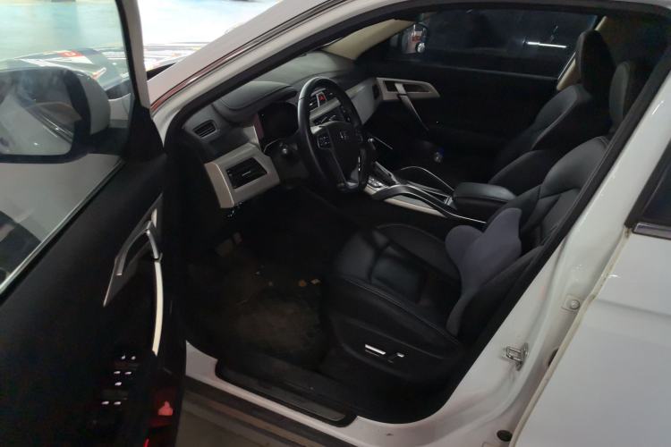 Used Geely Auto Emgrand X7 Sport 2018 1.8TD Automatic Two-Wheel Drive Smart Connect 4G Internet Edition Driver Seat