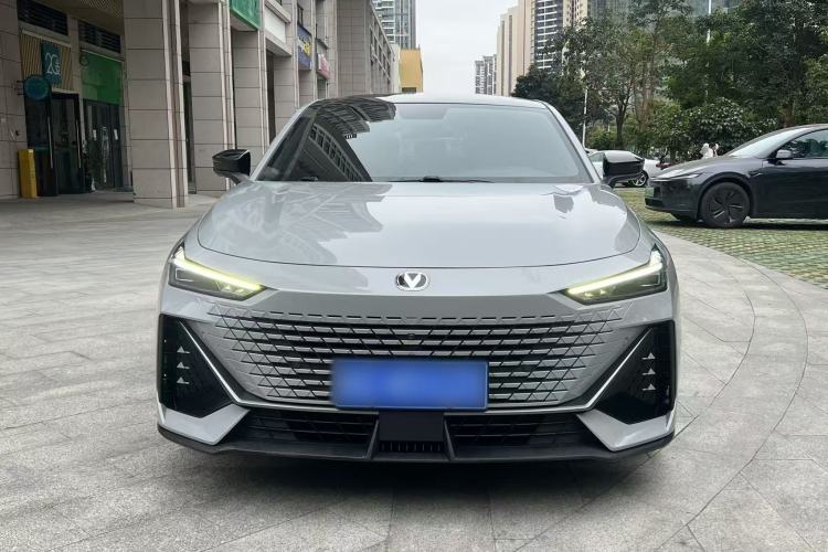 Used Changan UNI-V 2022 1.5T Prestige Version