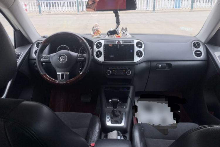 Used Volkswagen Tiguan 2010 2.0 TSI Automatic All-Wheel Drive Flagship Edition Center Console