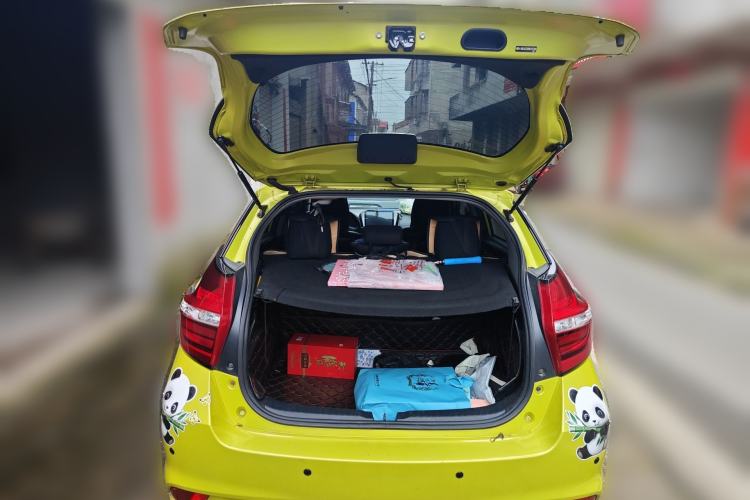 Used Toyota YARiS L Zhi Xuan 2017 1.5E CVT Enhanced Performance Edition Trunk