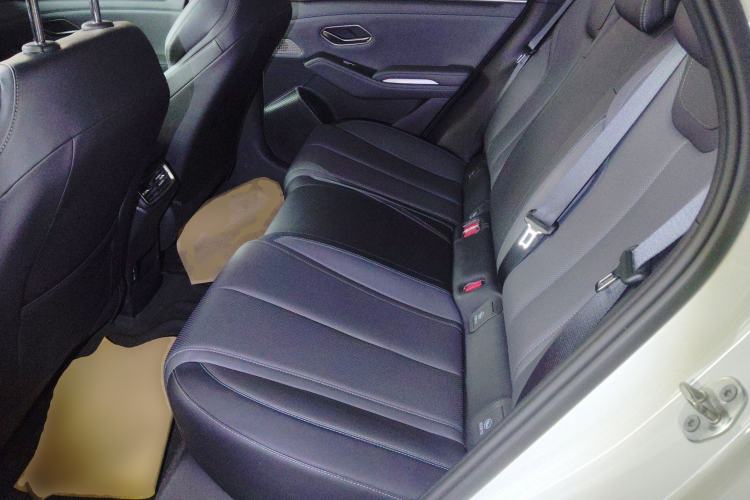 Used BYD Qin L 2025 DM-i Smart Drive 120KM Leading Model Left Rear Seat