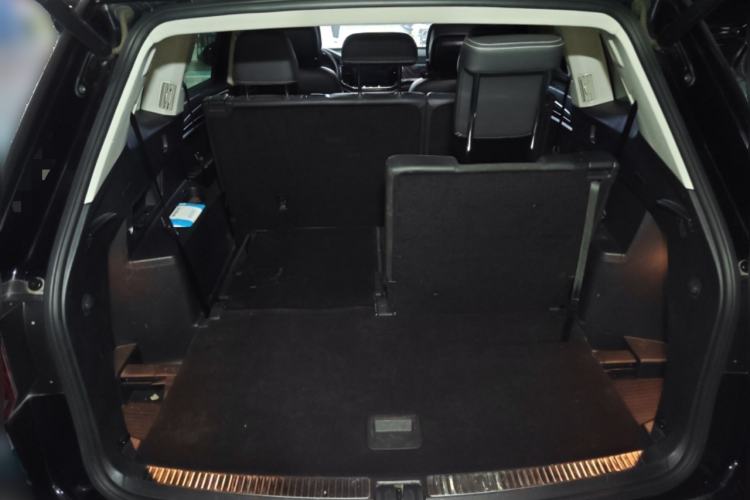 Used Volkswagen Teramont 2020 Revised Version 380TSI Four-Wheel Drive Flagship Edition Trunk