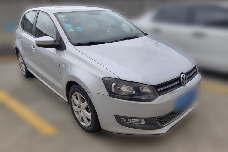 Used Volkswagen Polo 2011 1.6L Automatic ZhiKu Edition Front Right 45 Deg